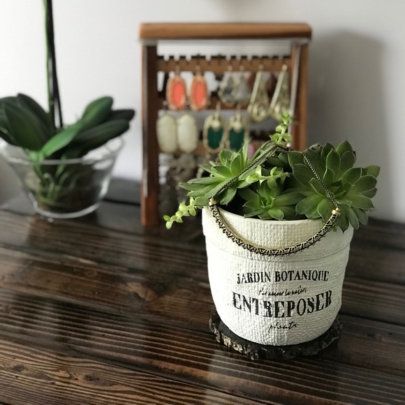 Kendra Scott Jewelry - KS Lucy antique brass choker necklace